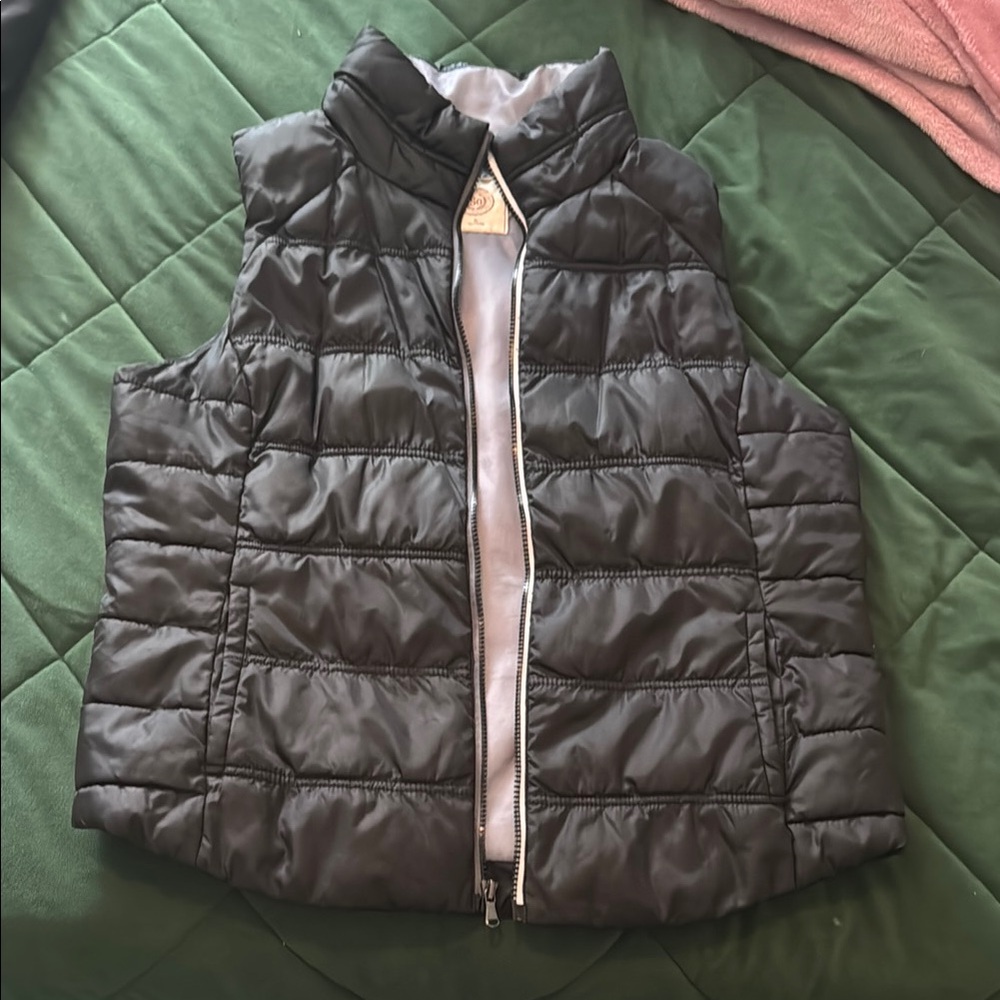 Women’s SO Black Puffer Vest